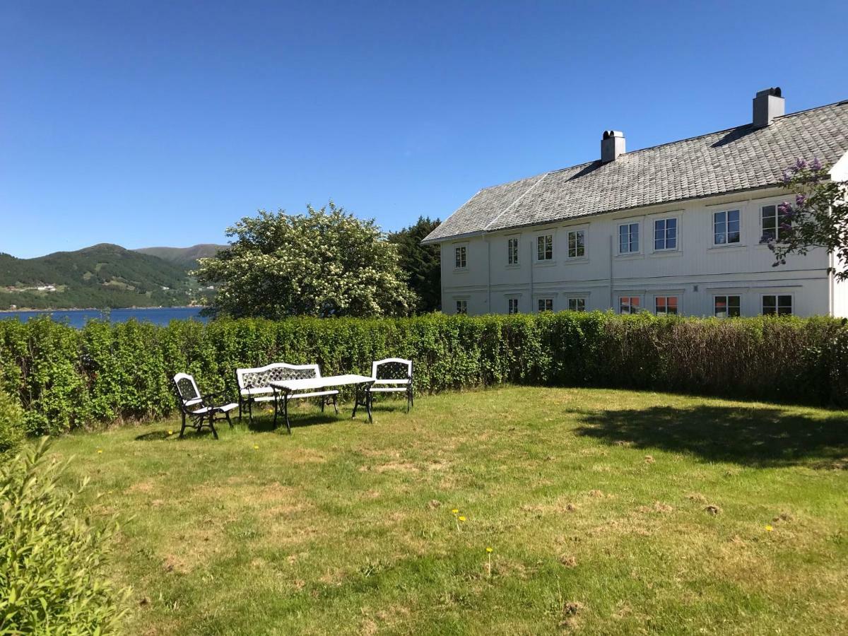 Appartement Ola Bua Near The Atlantic Road à Lyngstad Extérieur photo