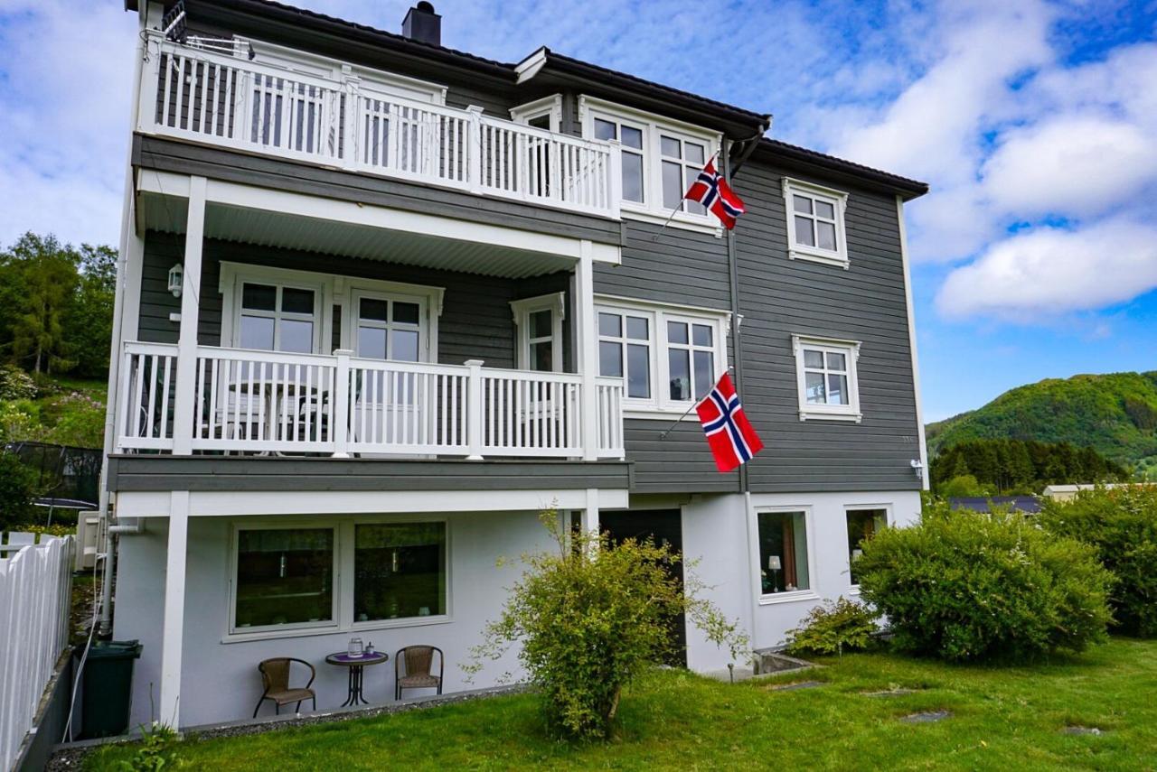 Appartement Ola Bua Near The Atlantic Road à Lyngstad Extérieur photo